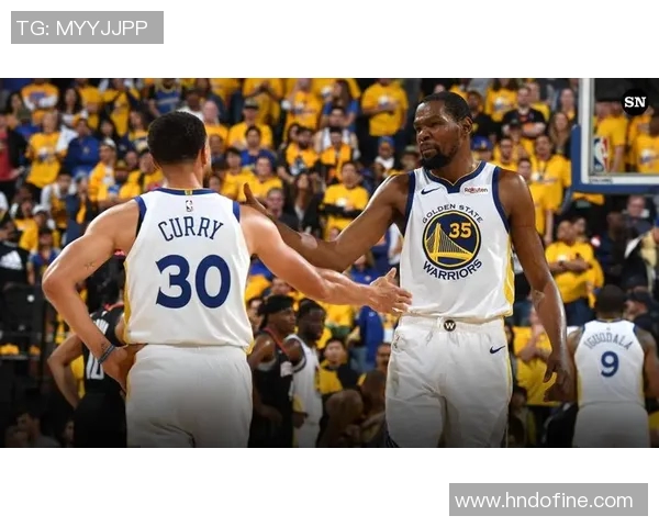 库里与杜兰特的巅峰对决谁能在NBA历史上留下更深刻的印记 库里与杜兰特的巅峰对决谁能在NBA历史上留下更深刻的印记